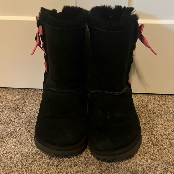 UGG Australia Pala Genuine Sheepskin Boot - Picture 6 of 7